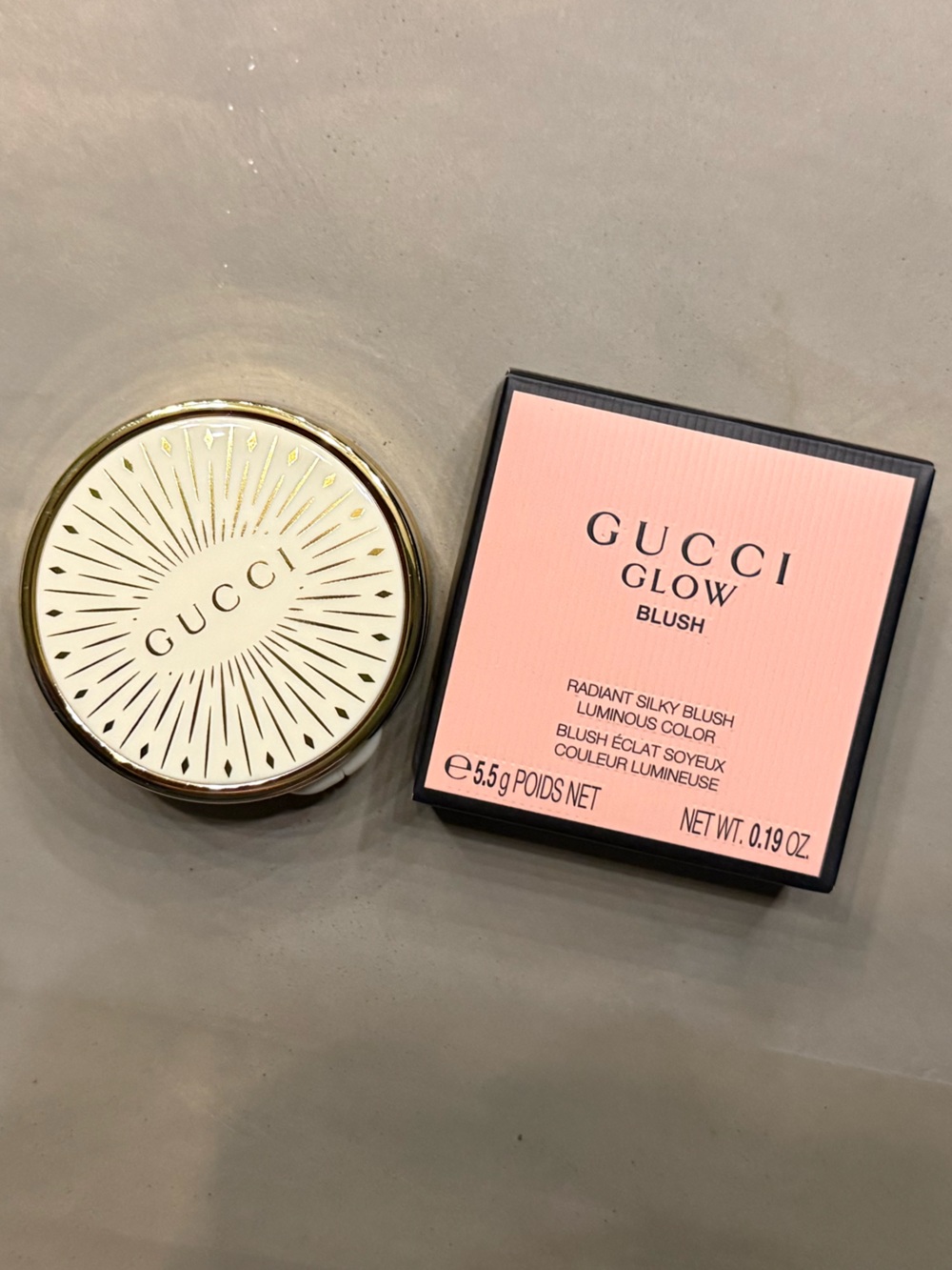 Gucci Glow Blush — 02 Fresh Coral - Picture 2 of 3